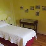 Dampierre ベッド・アンド・ブレックファスト 3*
