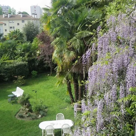 Dampierre Bed and Breakfast Pau