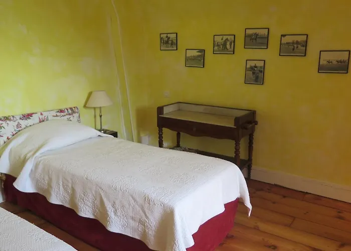 Dampierre Bed & Breakfast 3*