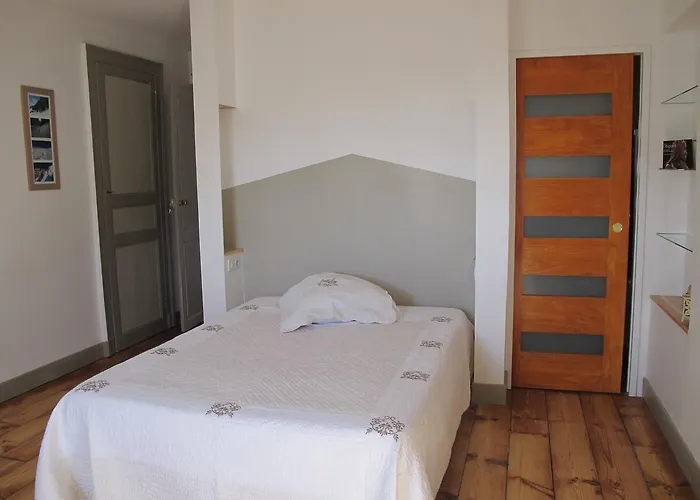 Dampierre ベッド・アンド・ブレックファスト ポー